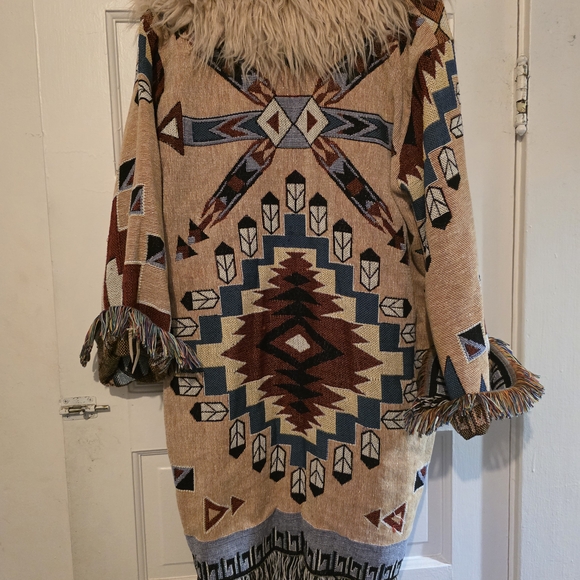 Bohemian Tribal Pattern Coat with Faux Fur Collar - Picture 2 of 2